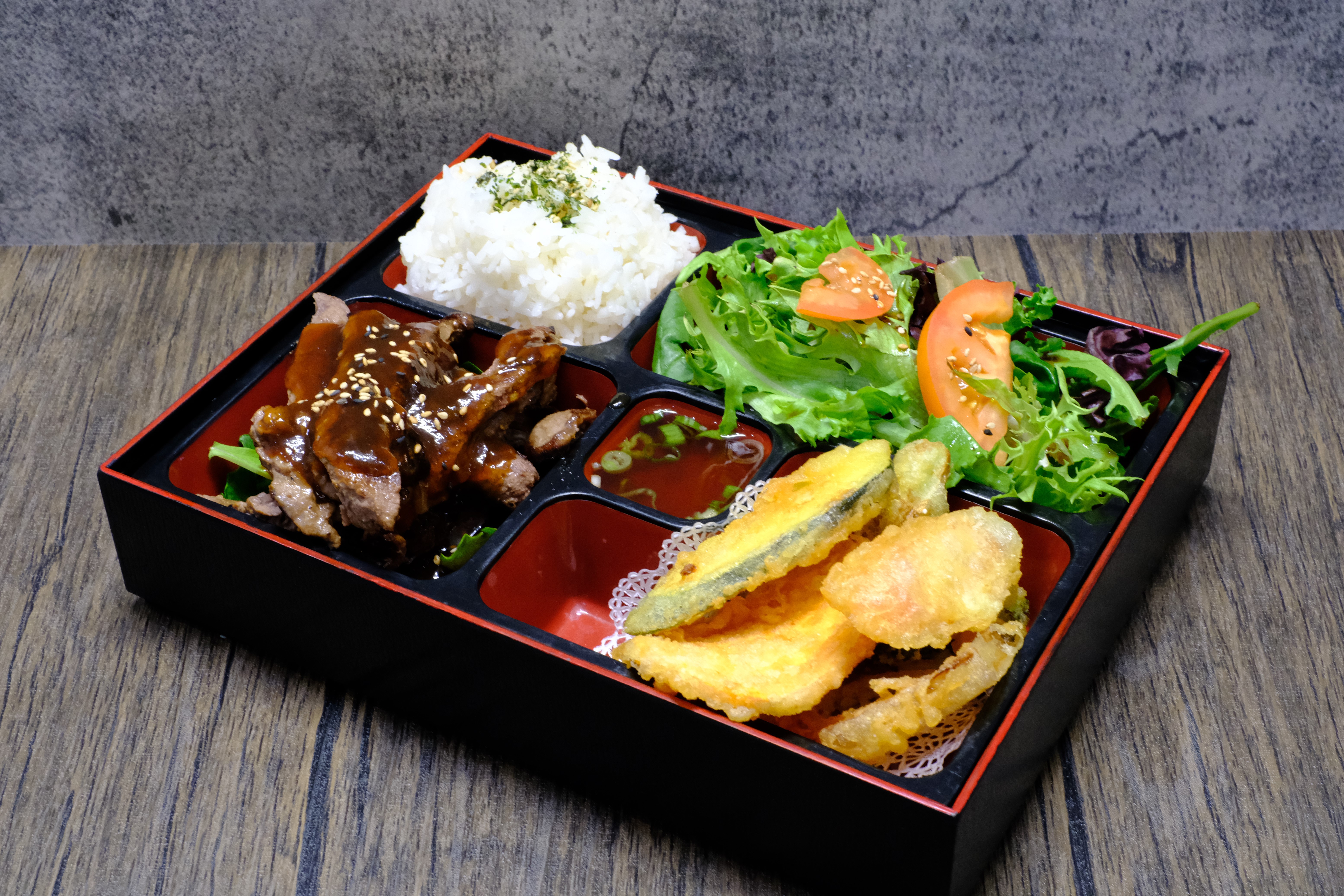 Order Beef Teriyaki Bento Box food online from Banzai Japanese Bar & Kitchen store, Fresno on bringmethat.com