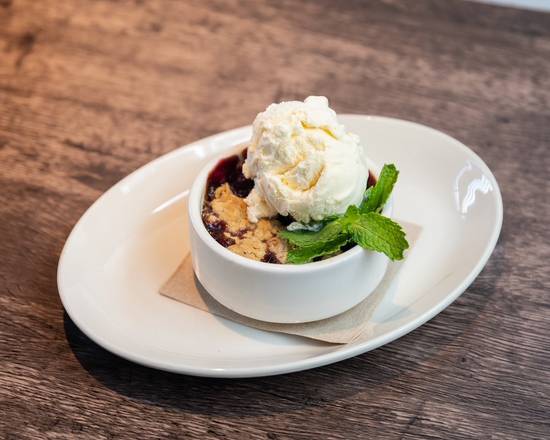Order Mixed Berry Crisp food online from Wood Ranch Bbq & Grill store, Chino Hills on bringmethat.com