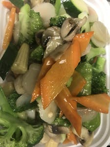 Order 100. Vegetable Delight 蔬菜大烩 food online from Moon Wok store, Lenexa on bringmethat.com