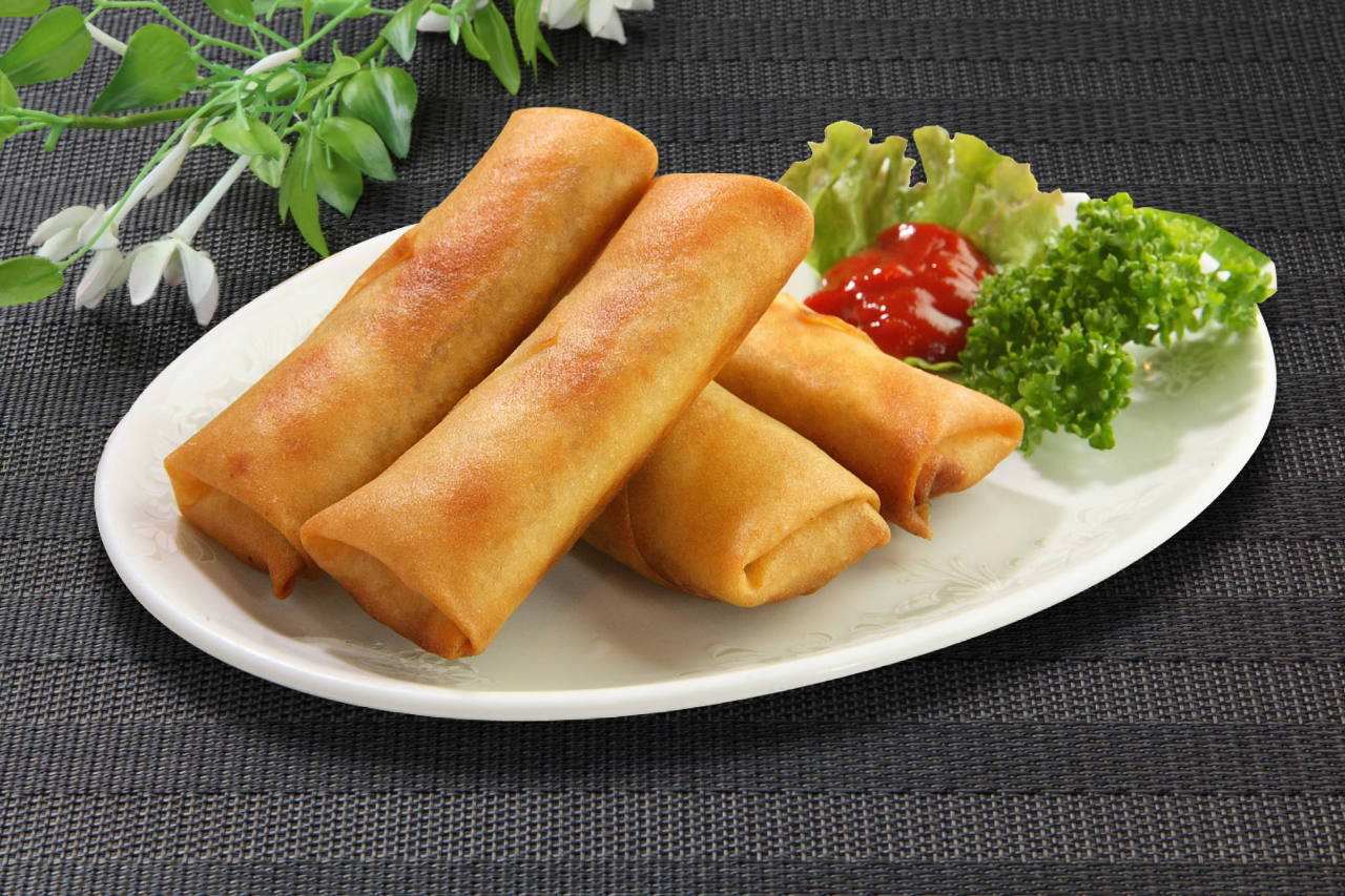 Order Vegetable Egg Rolls food online from Twin Dragon Restaurant store, Los Angeles on bringmethat.com