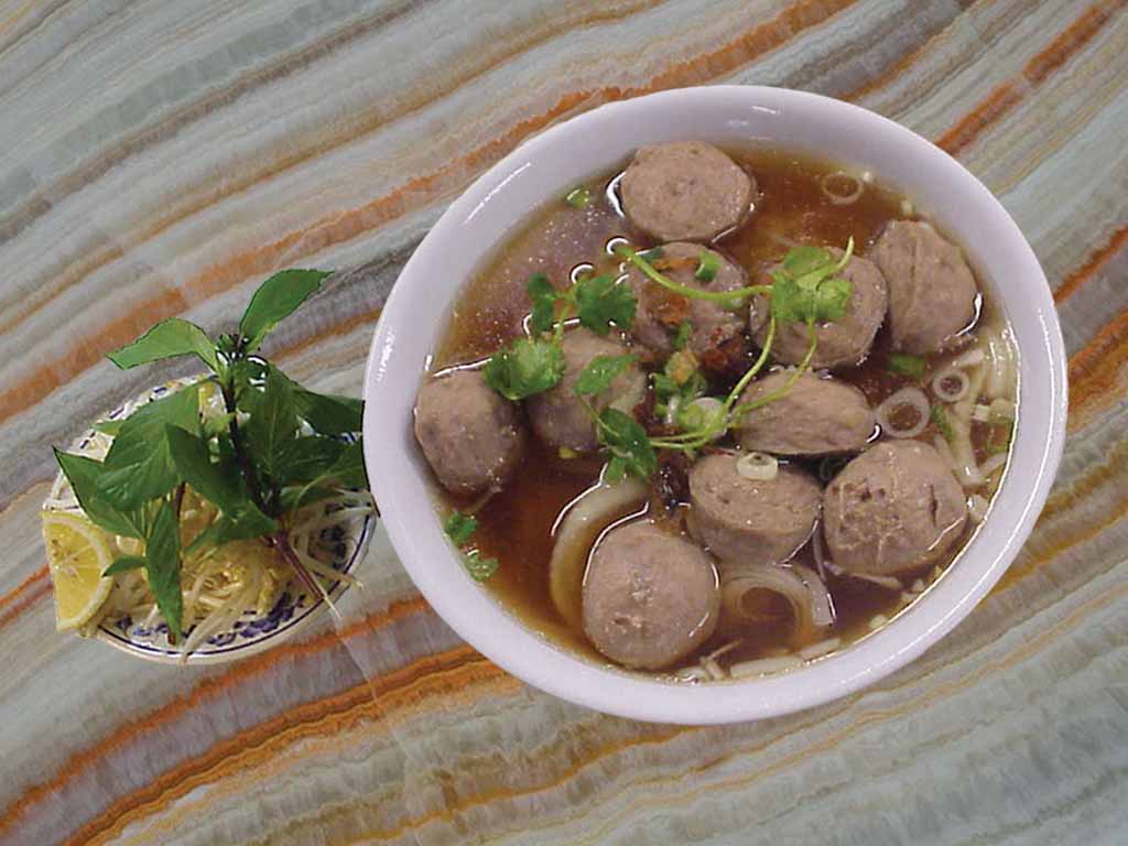Order 203. Beef Ball Noodle Soup food online from San Sun store, San Francisco on bringmethat.com