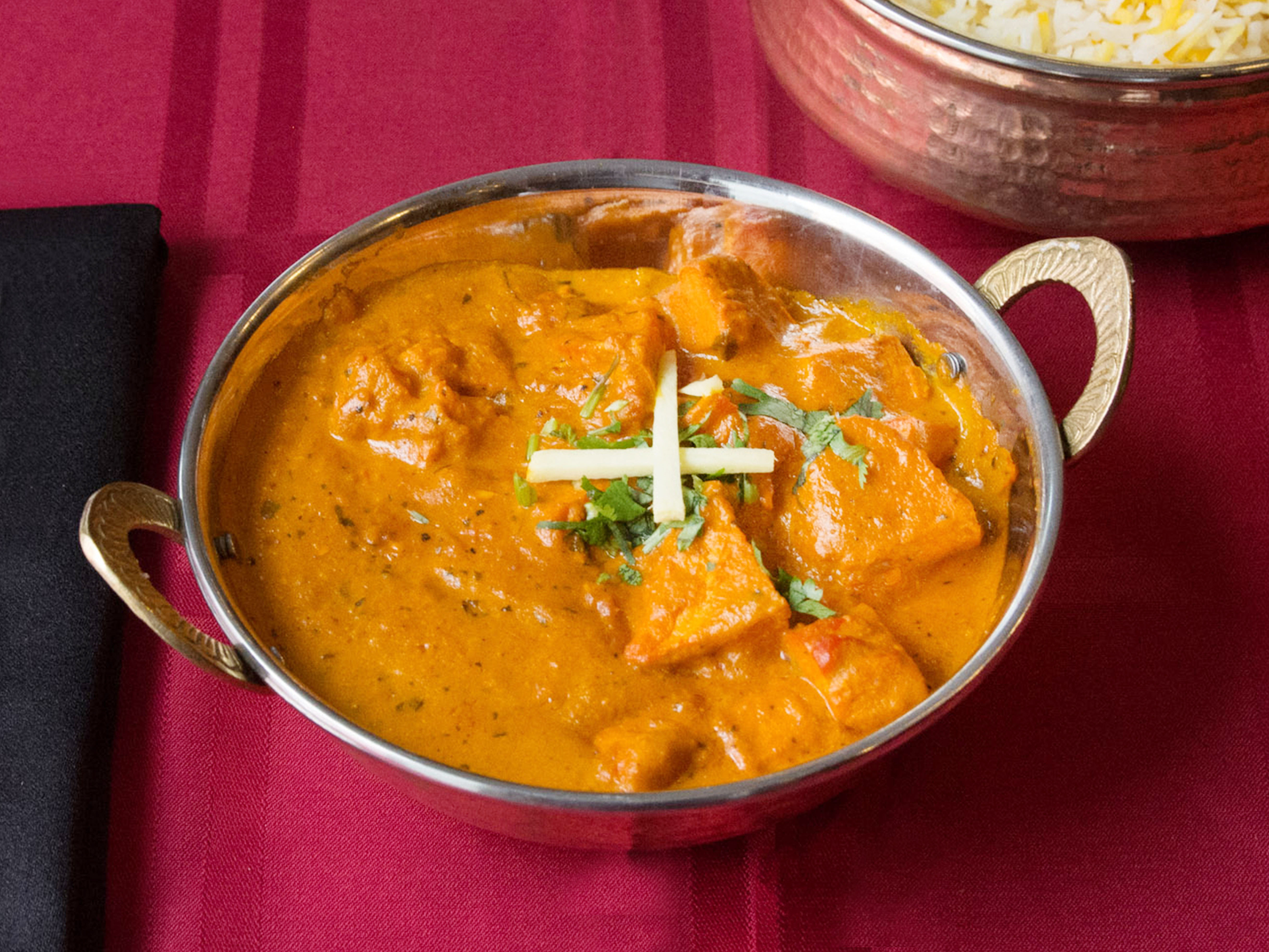 Order Chicken Tikka Masala food online from Tandav Indian Cuisine store, Baltimore on bringmethat.com