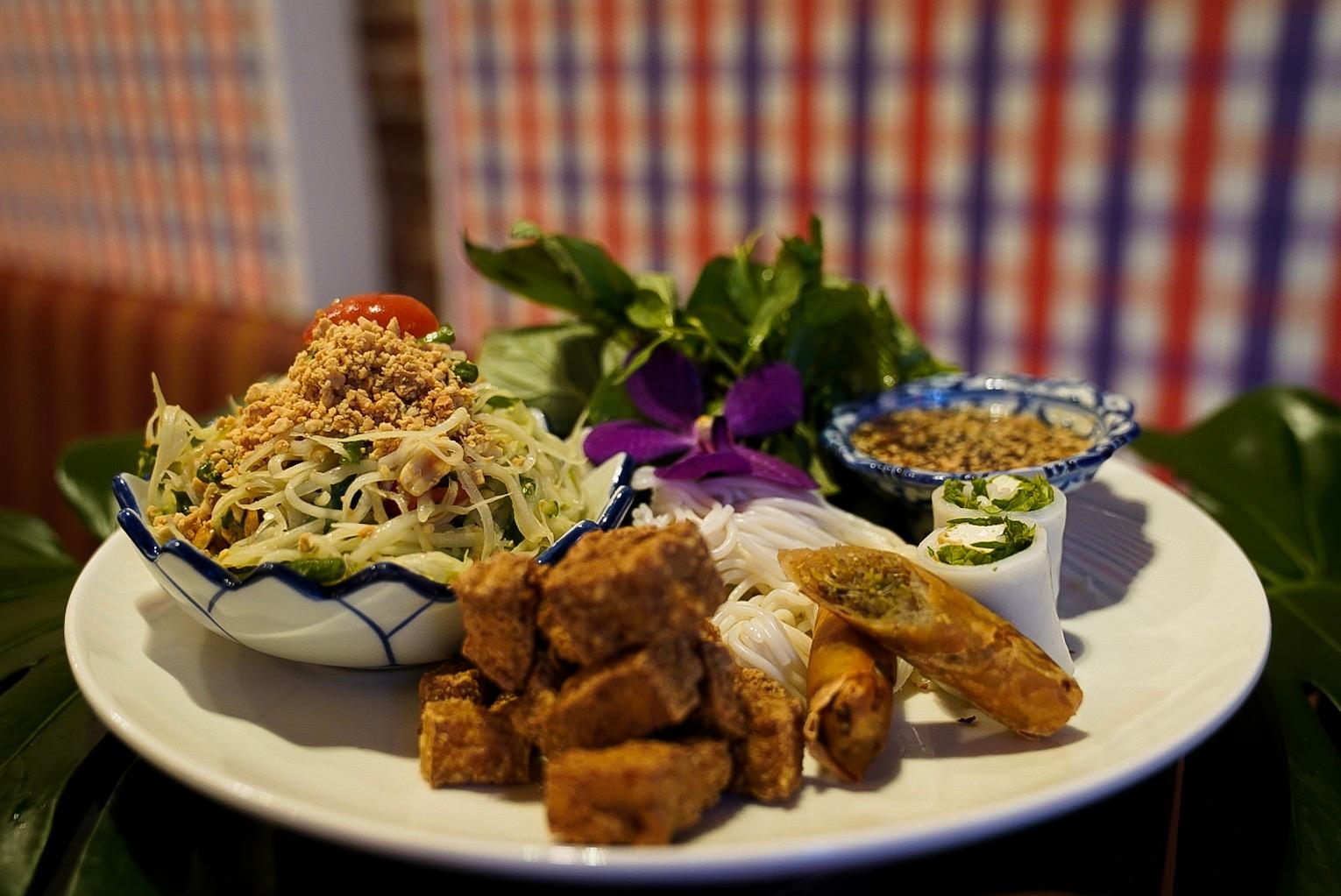 Order Tum Marg Hoong Papaya Salad Vegetarian food online from Lao Table store, San Francisco on bringmethat.com