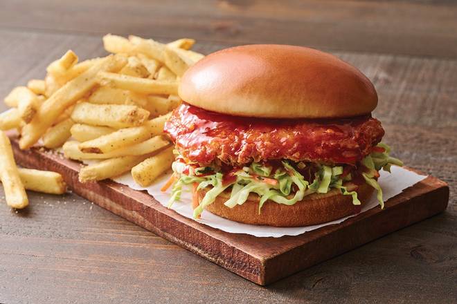 Order NEW Sweet & Spicy Crispy Chicken Sandwich food online from Applebee's Grill + Bar store, Anchorage on bringmethat.com