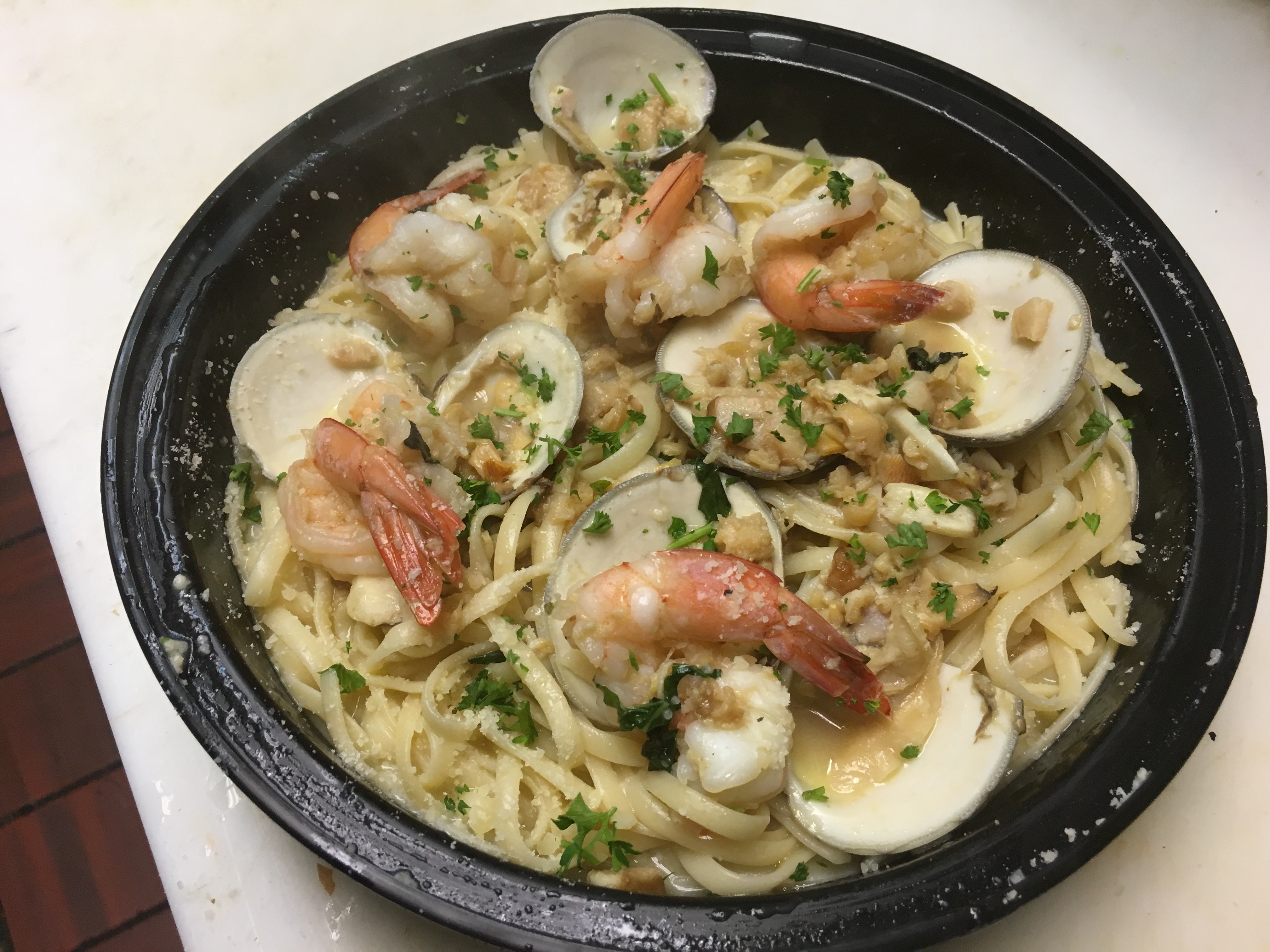 Order Pasta with White Clam Sauce food online from Slice Pizza And Pasta store, Yonkers on bringmethat.com