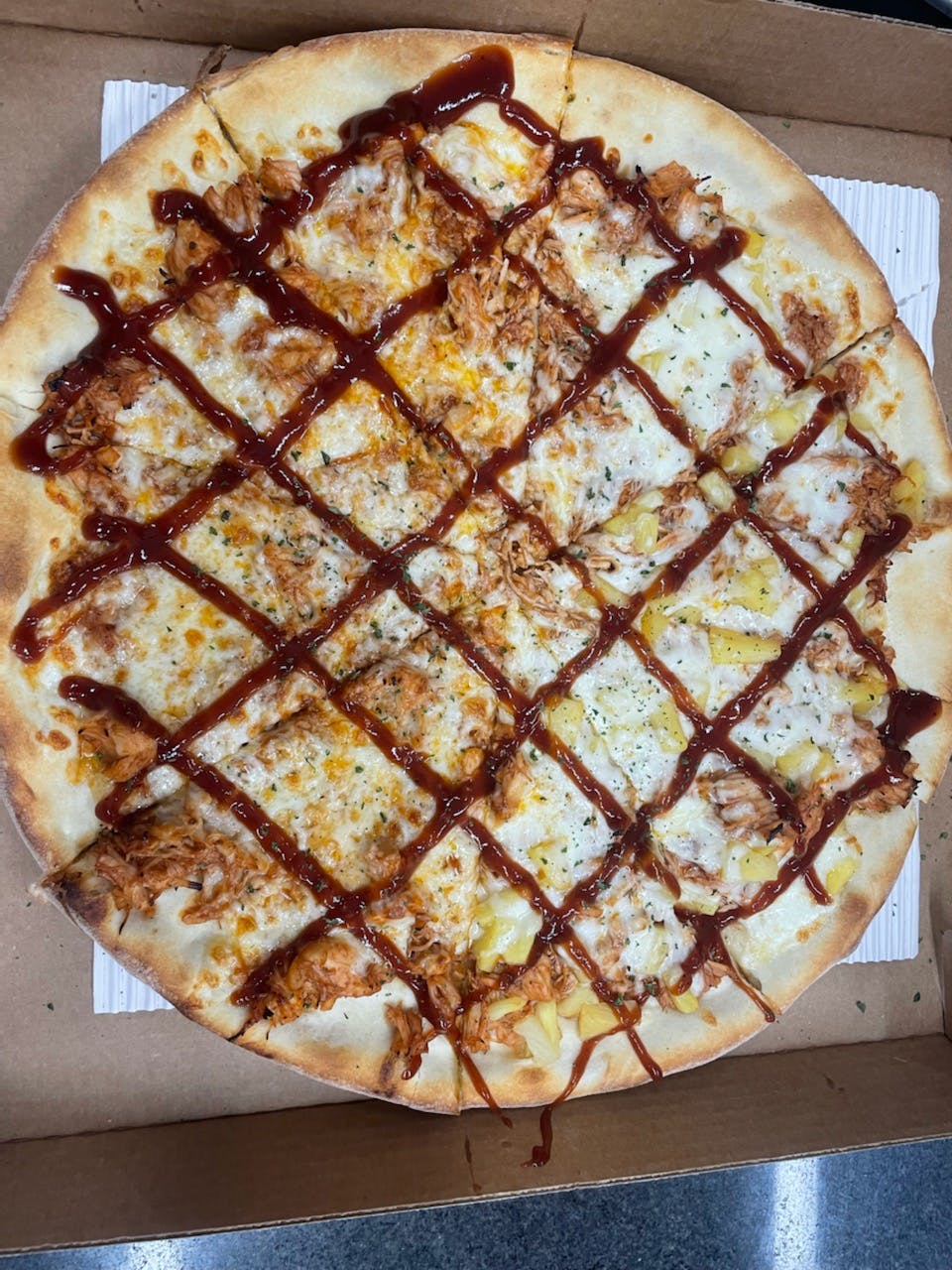 Order BBQ Chicken Pizza - Small 12'' food online from Dinos Pizza & Pasta store, Bridgeport on bringmethat.com