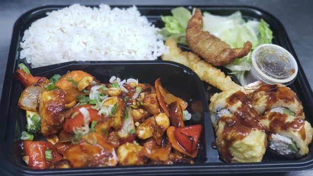Order Kung Pao Chicken Bento food online from Doshirock store, Haltom City on bringmethat.com