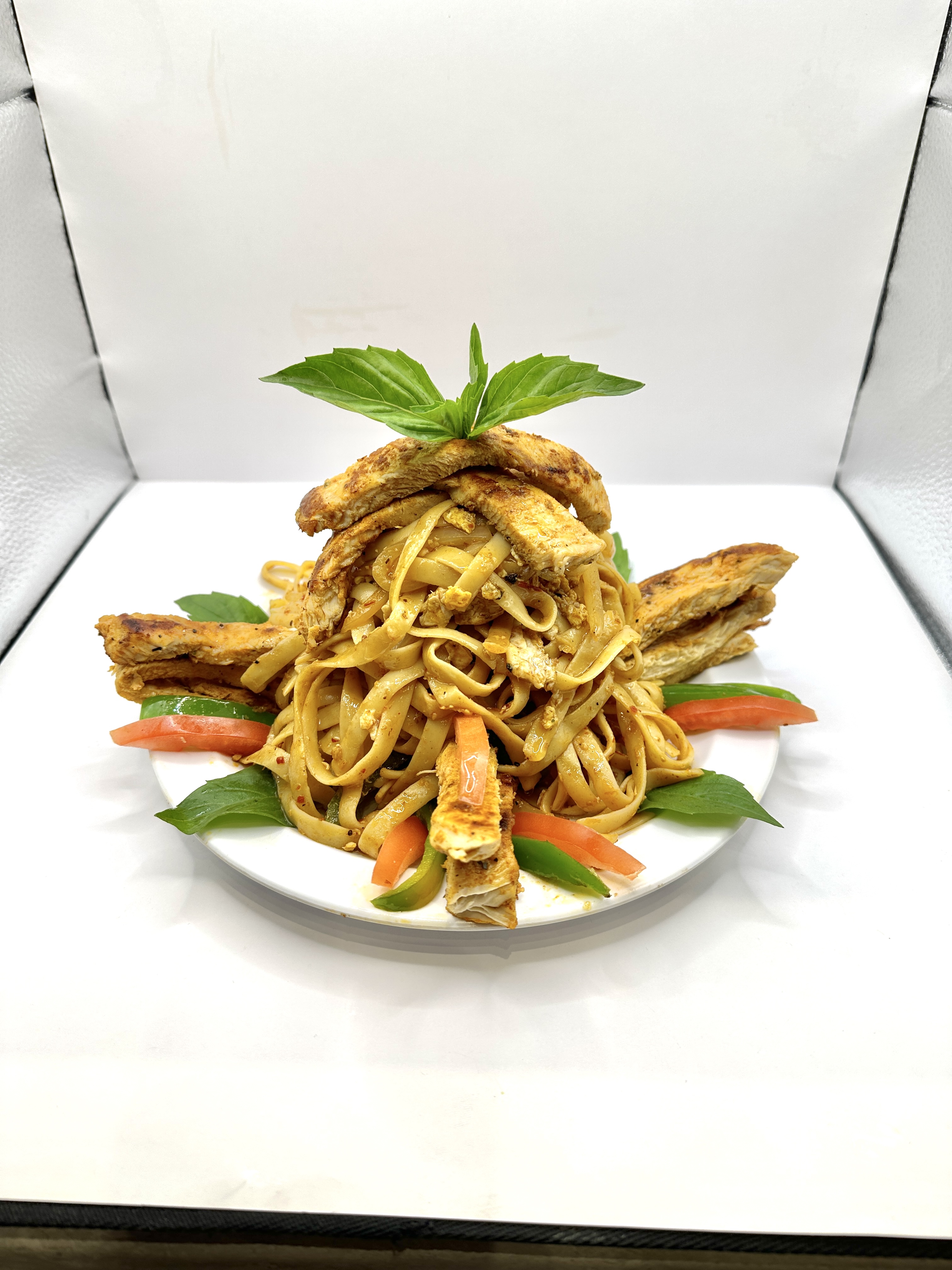 Order Pasta with Spicy Basil sauce food online from Tacos Y Jugos Genesis store, Elmhurst on bringmethat.com