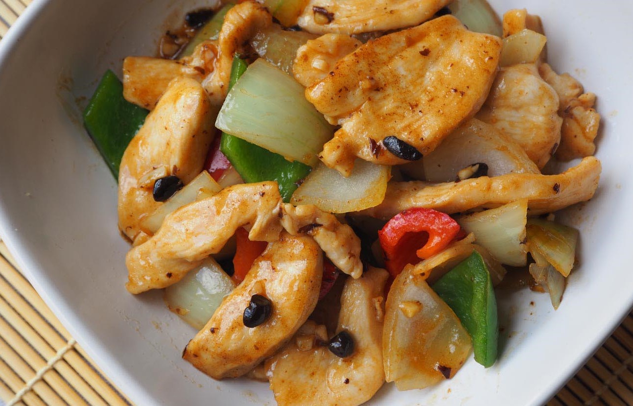 Order 76. Chicken with Black Bean Sauce food online from Profit Chinese Restaurant store, New York on bringmethat.com