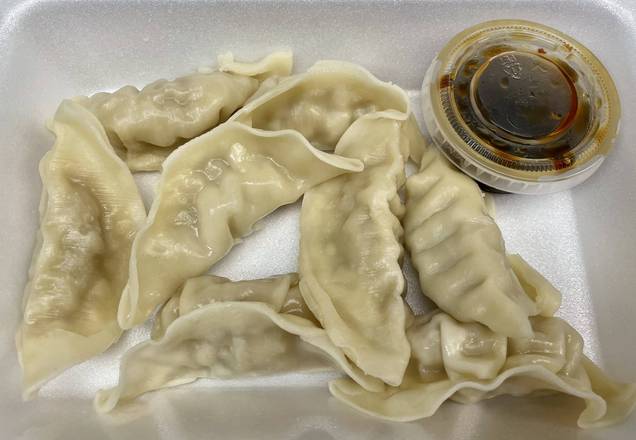 Order Fried or Steamed Dumpling (8 pcs) food online from Mr Sze Chinese Restaurant store, Bloomingdale on bringmethat.com