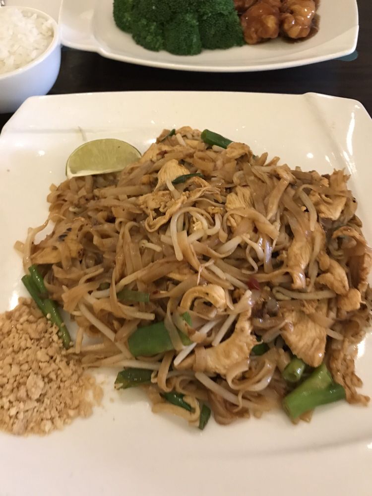 Order Pad Thai Noodles food online from Thailand Restaurant store, Clark on bringmethat.com