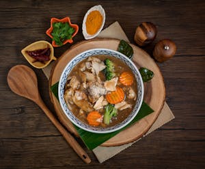 Order Laad Na Noodles food online from Morningside Thai Restaurant store, Houston on bringmethat.com