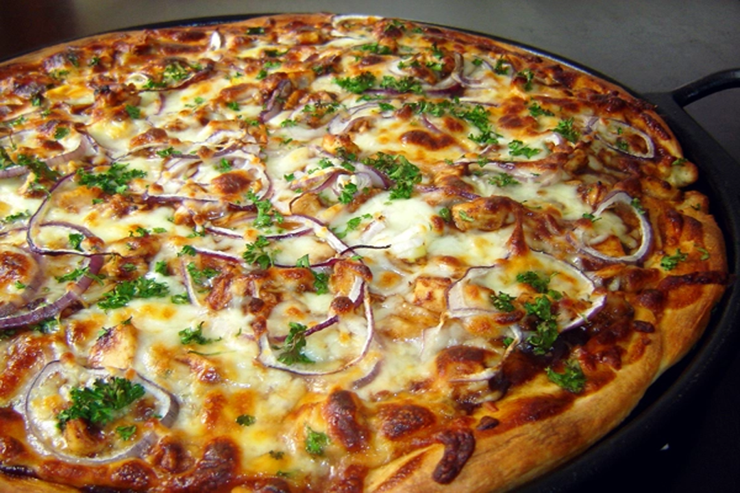 Order BBQ Chicken Pizza food online from Aroma Pizza store, Fort Wayne on bringmethat.com