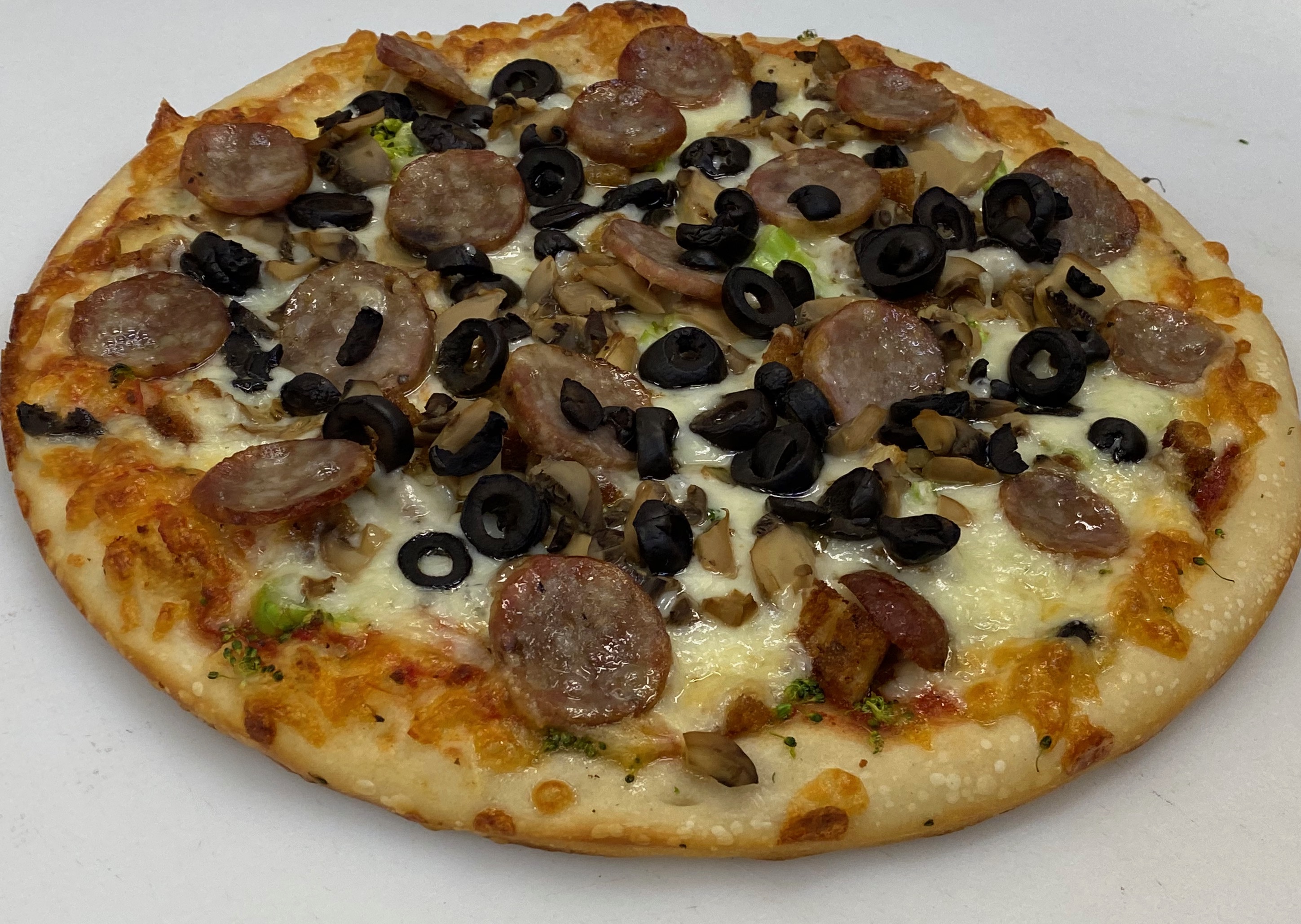 Order 18" Chris Specialty Pie food online from Famous Pizza store, Paramus on bringmethat.com