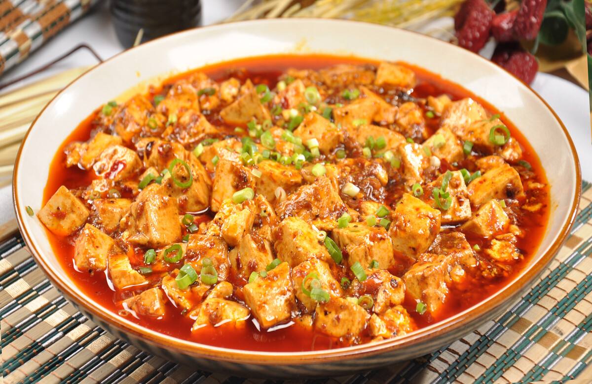 Order V4. Sauteed tofu in hot and spicy sauce 麻婆豆腐 food online from Millions Of Milk Tea store, Columbus on bringmethat.com