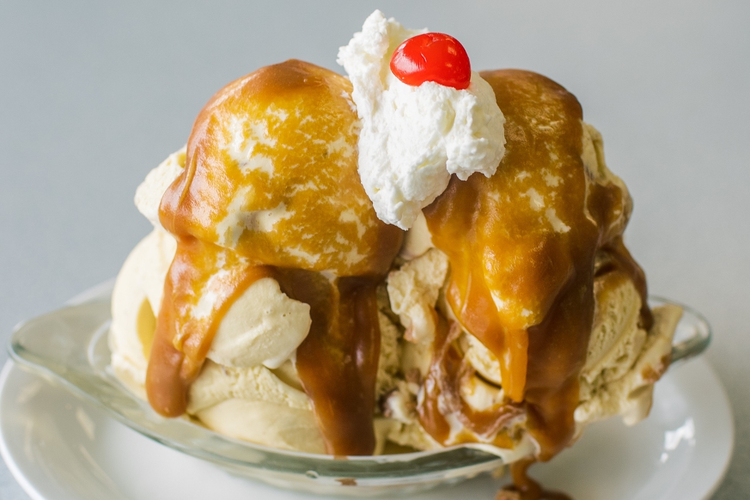 Order Caramel Craze Boated - food online from Leatherby Family Creamery store, Citrus Heights on bringmethat.com