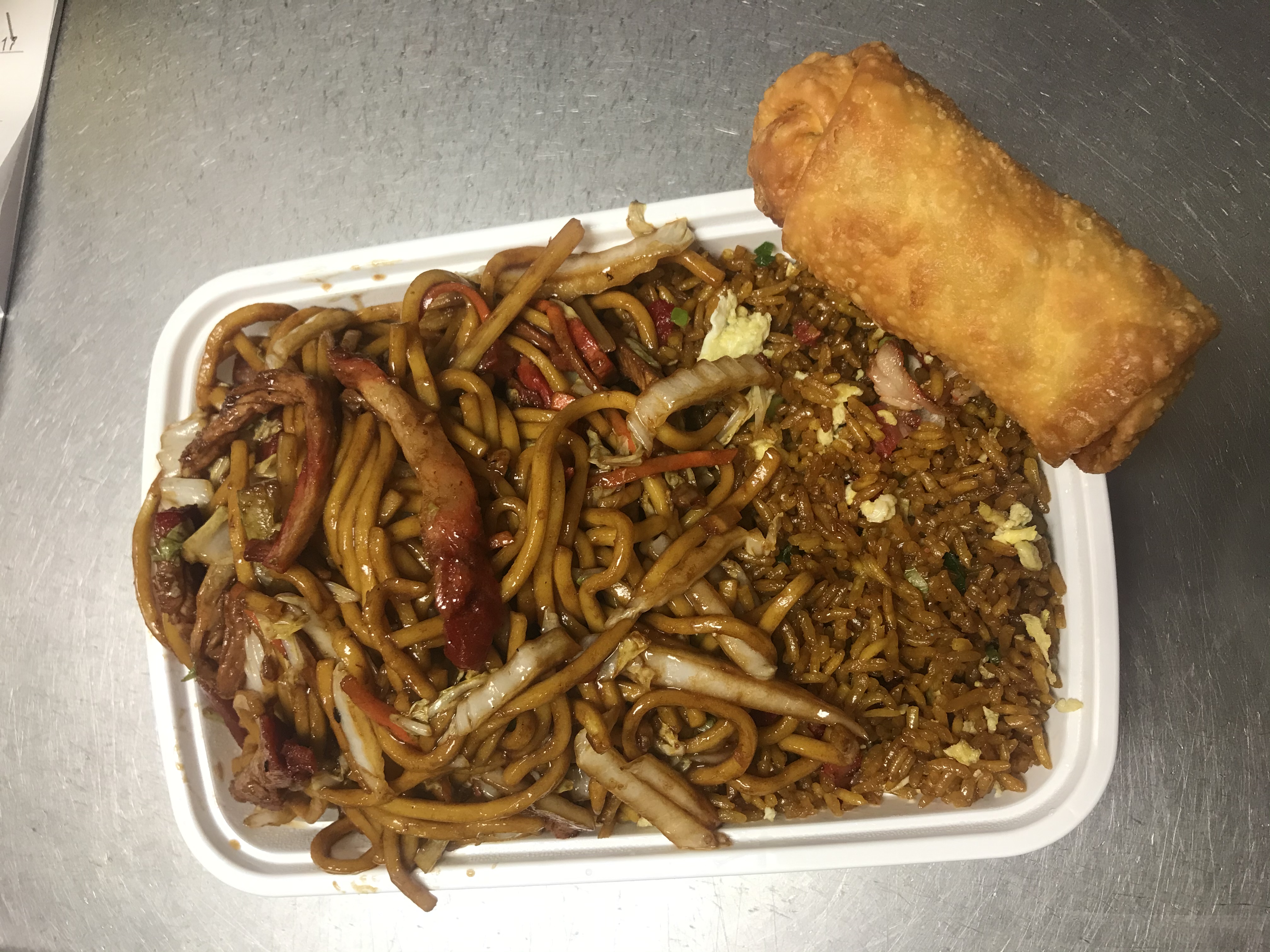 Order 41. Roast Pork Lo Mein food online from Chang Jiang (East Side Madison) store, Madison on bringmethat.com