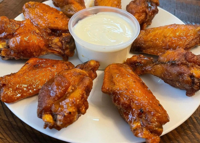 Order 10 Pieces - Chicken Wings food online from Ciros Pizza Cafe store, Citrus Heights on bringmethat.com