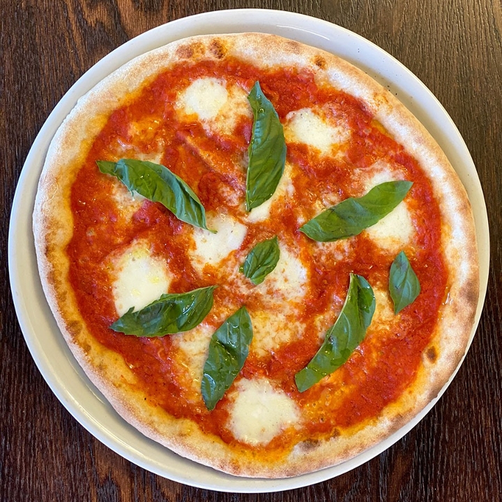 Order Margherita Pizza food online from Ambrogio 15 store, San Diego on bringmethat.com