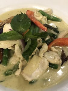Order 30. Green Curry food online from Thai Chang Restaurant store, Stroudsburg on bringmethat.com