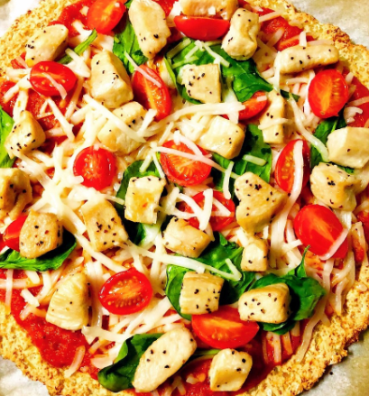 Order Cauliflower Crust 10" Chicken Spinach Alfredo Pizza food online from Mazzio Italian Eatery store, Norman on bringmethat.com
