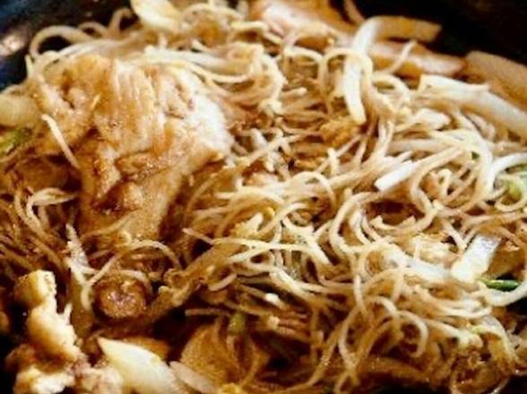 Order Vermicelli Singapore ♨️(V) food online from Fire Bowl Cafe store, Sunset Valley on bringmethat.com