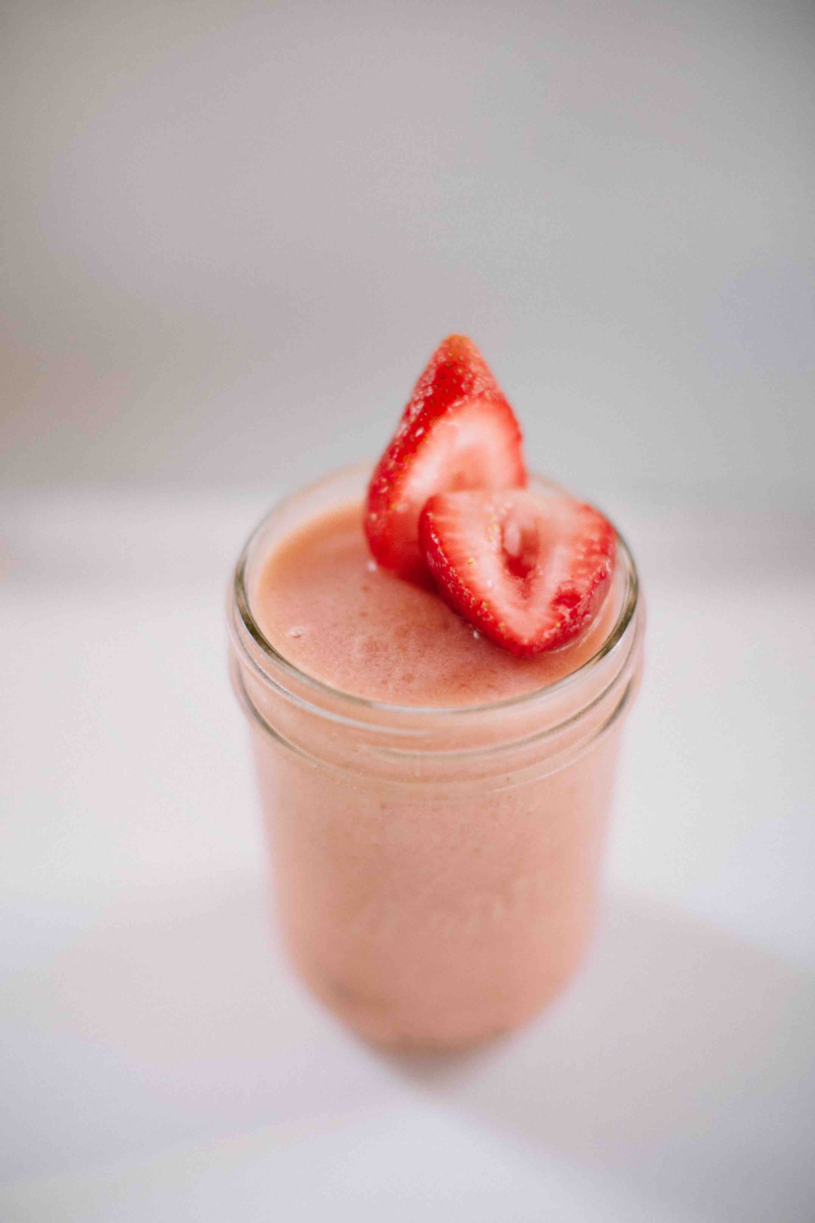 Order Strawberry Banana Smoothie food online from Blume Organics Cafe store, Peachtree City on bringmethat.com