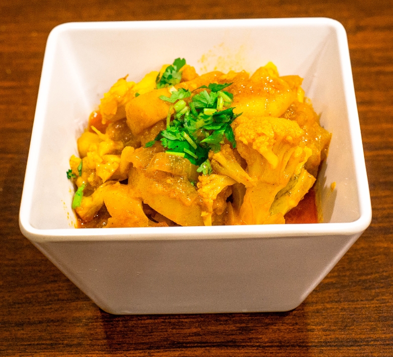 Order Aloo Gobi (potato & Cauliflower) food online from New Tandoori Cafe store, San Jose on bringmethat.com