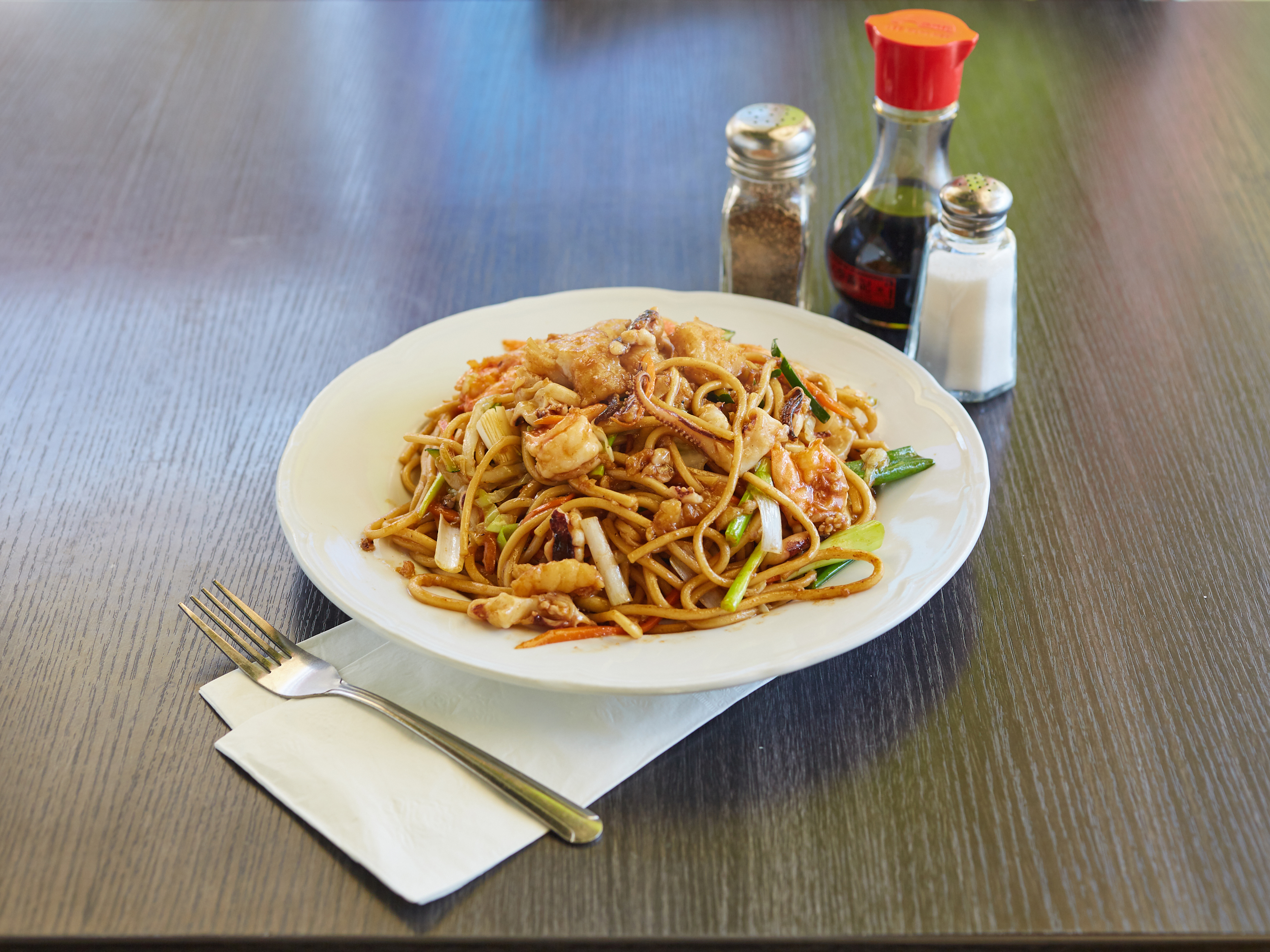 Order 10. Seafood Chow Mein food online from Tasty China store, Ventura on bringmethat.com