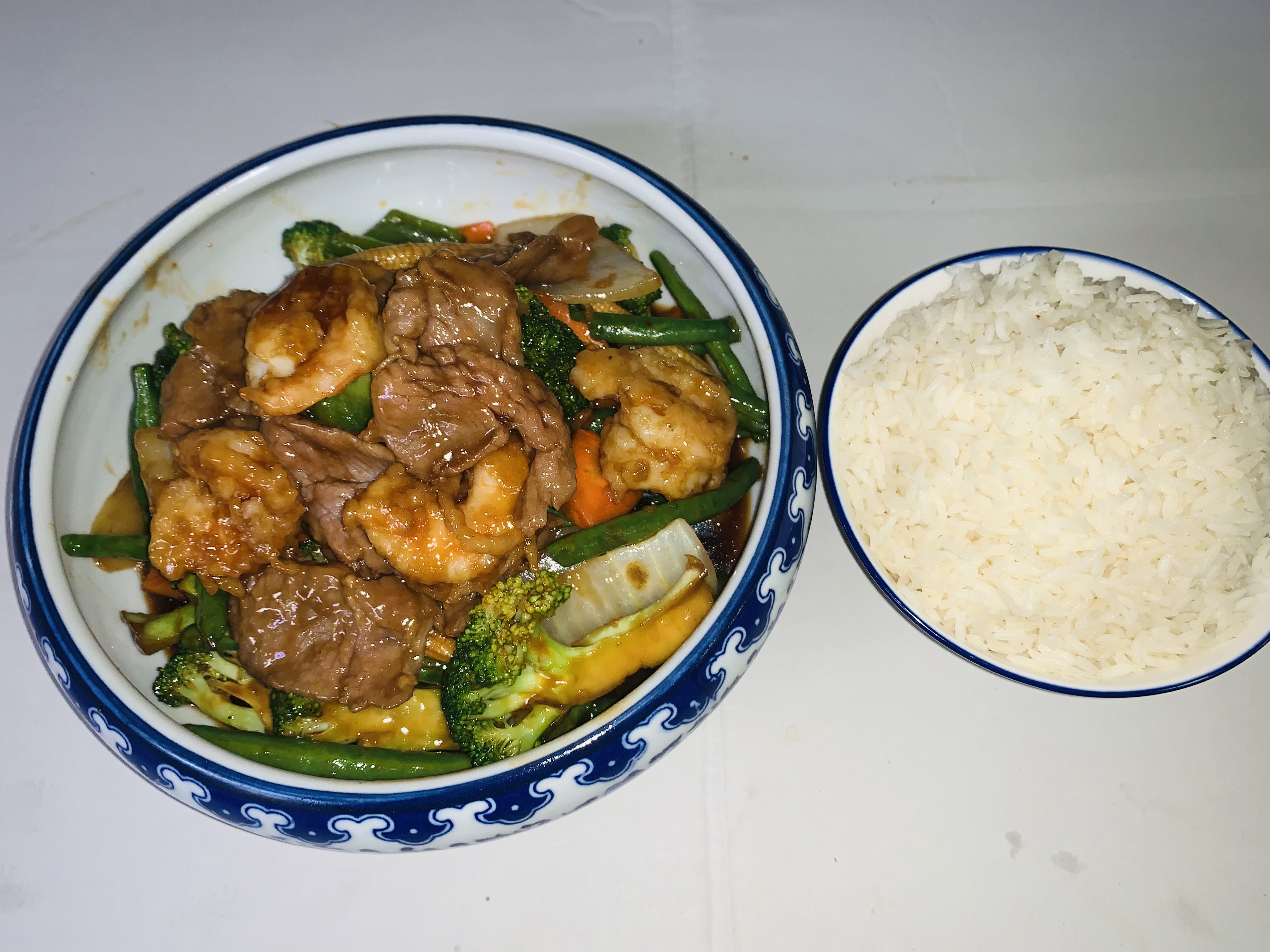 Order H17. Shrimp and Beef with Mixed Vegetables 虾和牛杂菜 food online from Hai Sun Chinese Restrnt store, Brooklyn on bringmethat.com