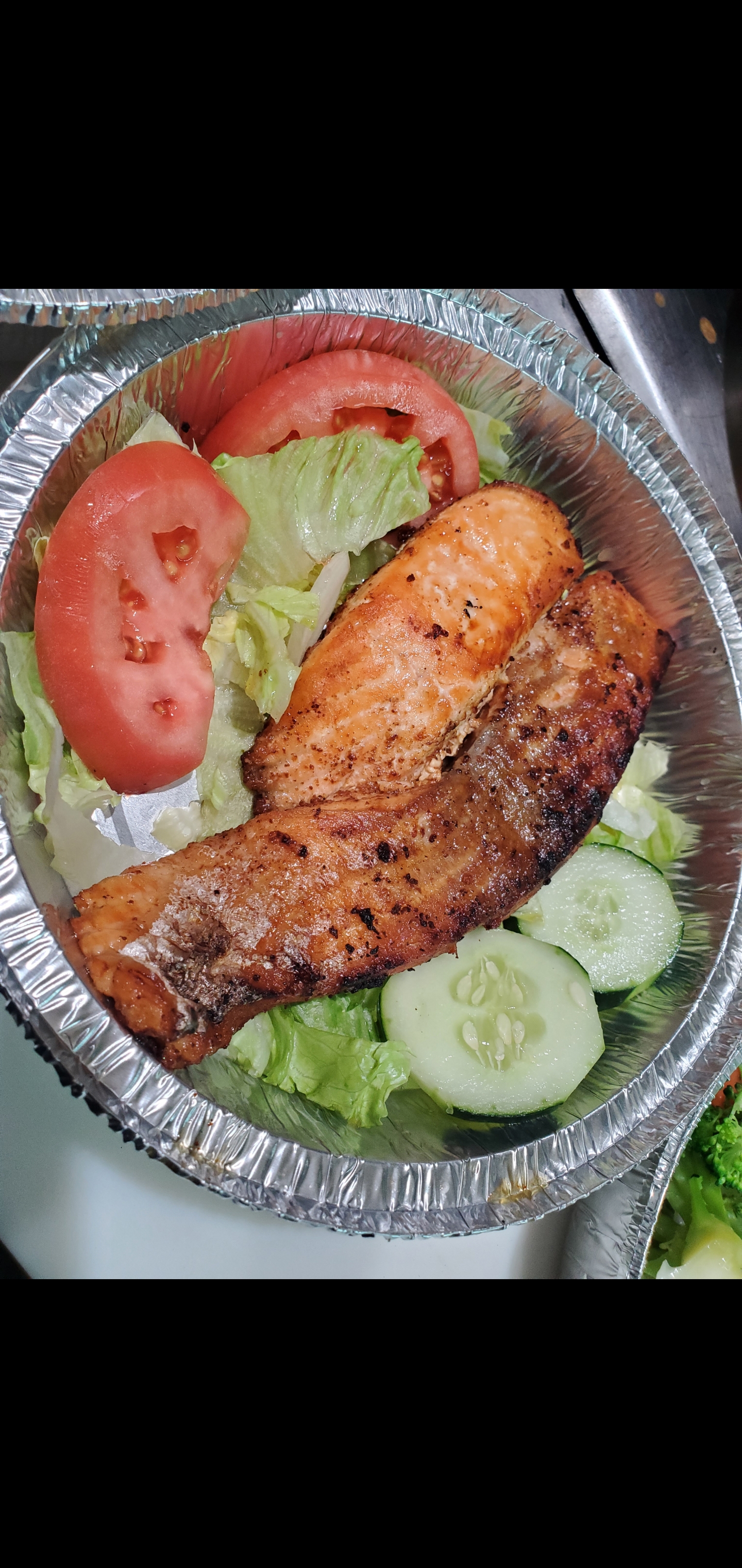 Order Salmon al Horno food online from El Conuco Restaurante store, Union City on bringmethat.com