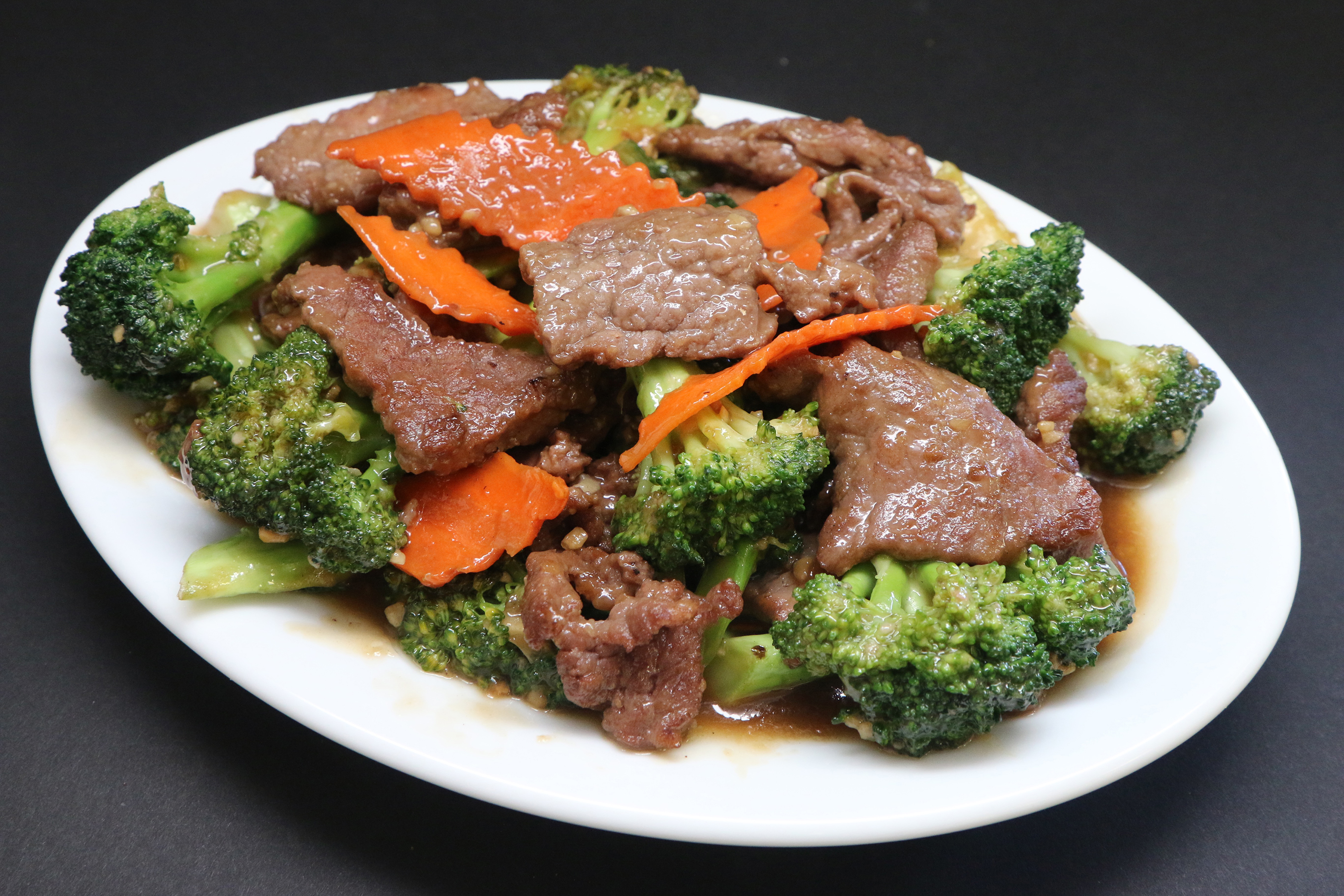 Order Beef with Broccoli food online from Honolulu Kitchen store, Waipahu on bringmethat.com