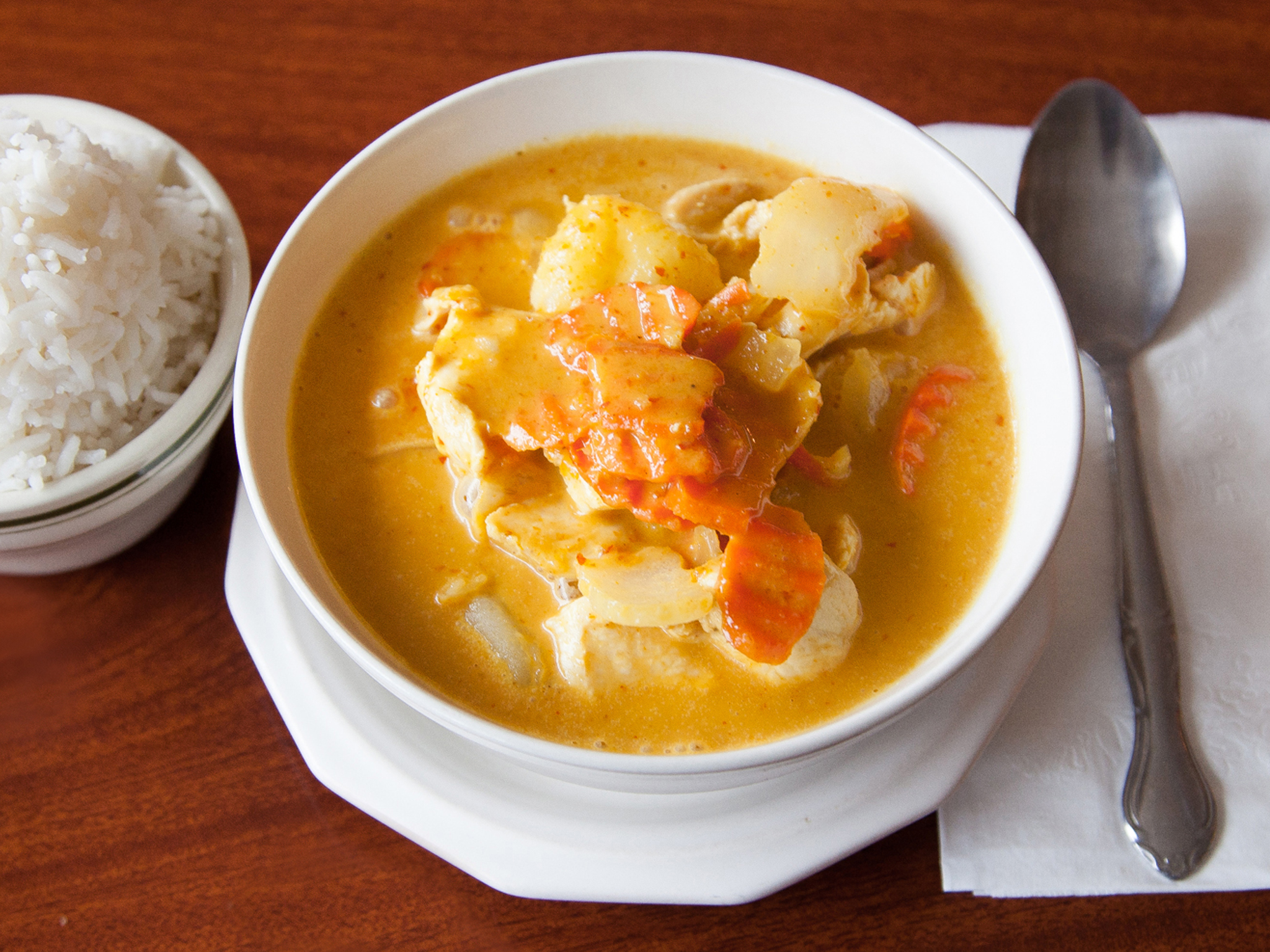 Order 56. Yellow Curry food online from Grandmas Thai Kitchen store, Sherman Oaks on bringmethat.com