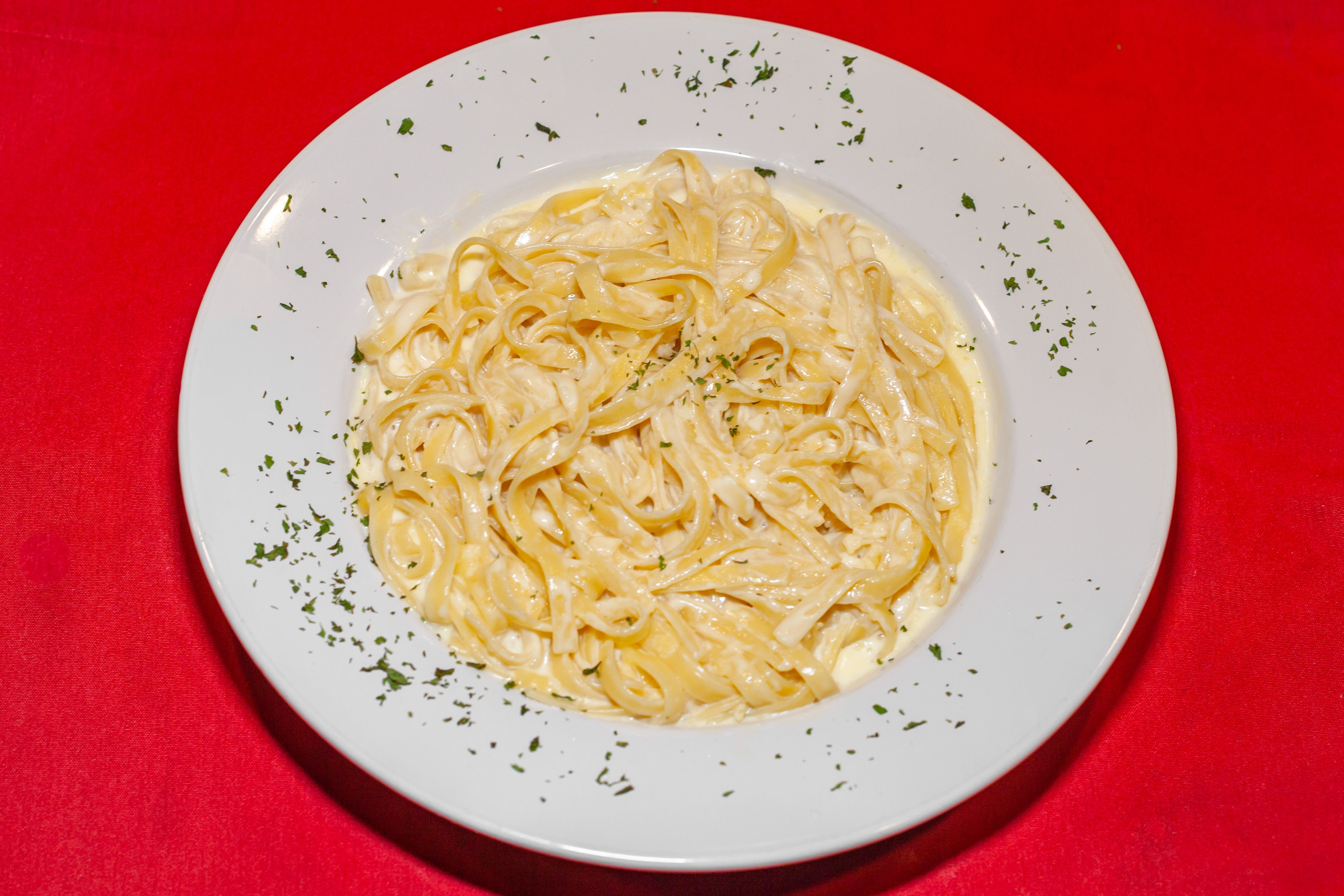 Order Fettuccine Alfredo - Pasta food online from Brother Bistro store, Ocean City on bringmethat.com