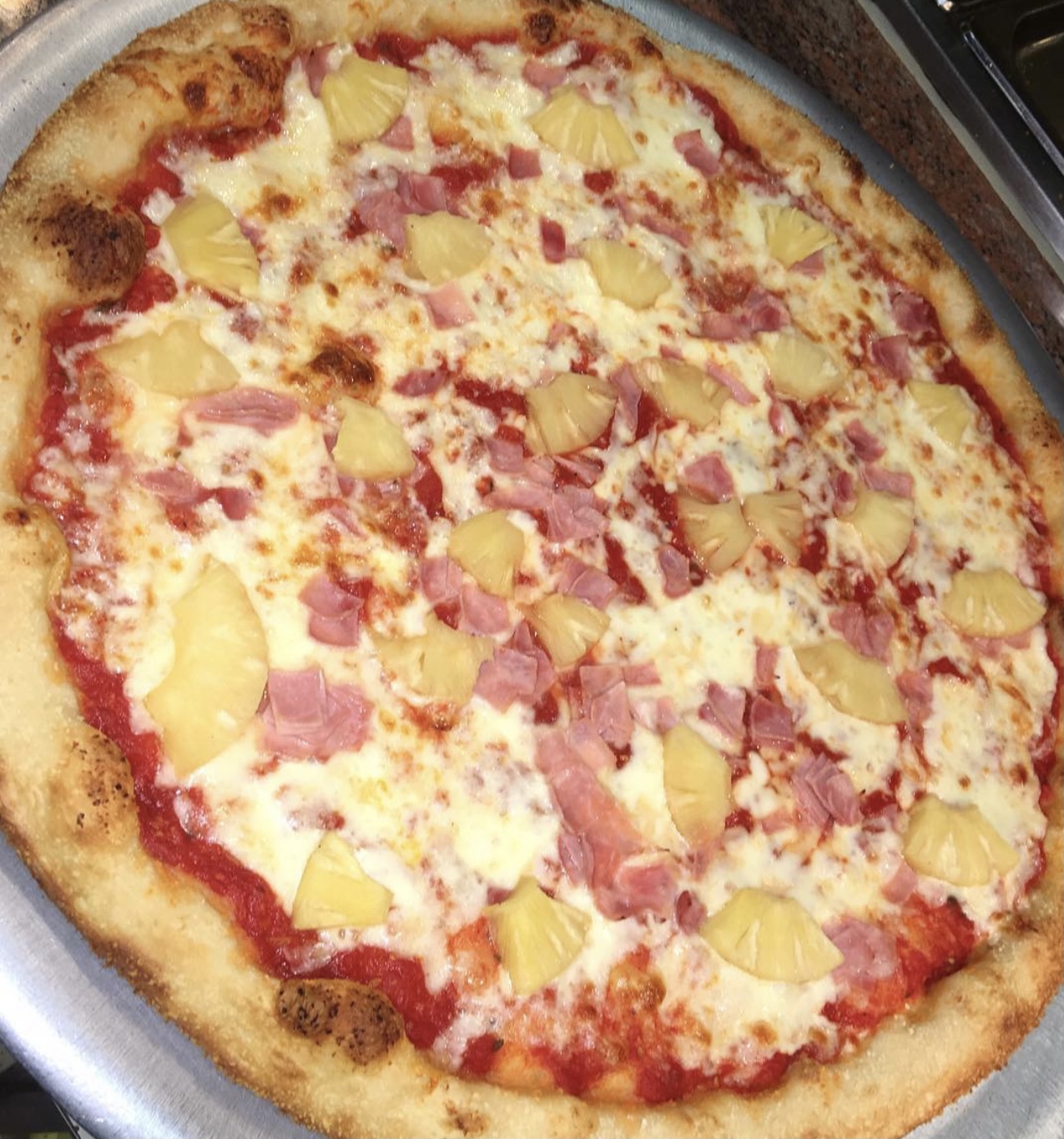 Order Hawaiian Pizza food online from Italia pizza store, Brooklyn on bringmethat.com