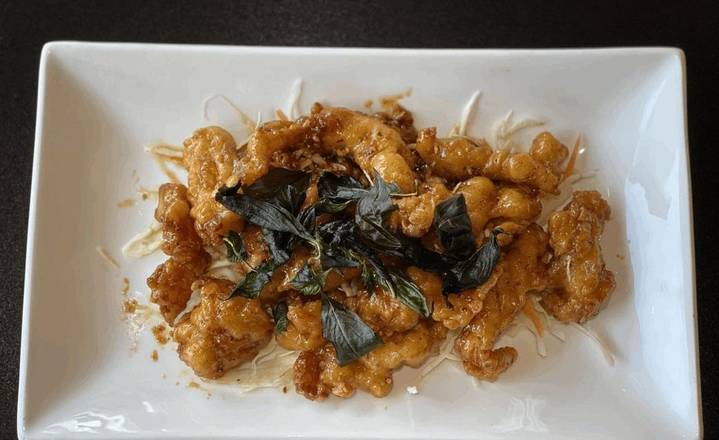 Order Garlic Crispy Chicken food online from Youpa Thai Kitchen store, Kent on bringmethat.com