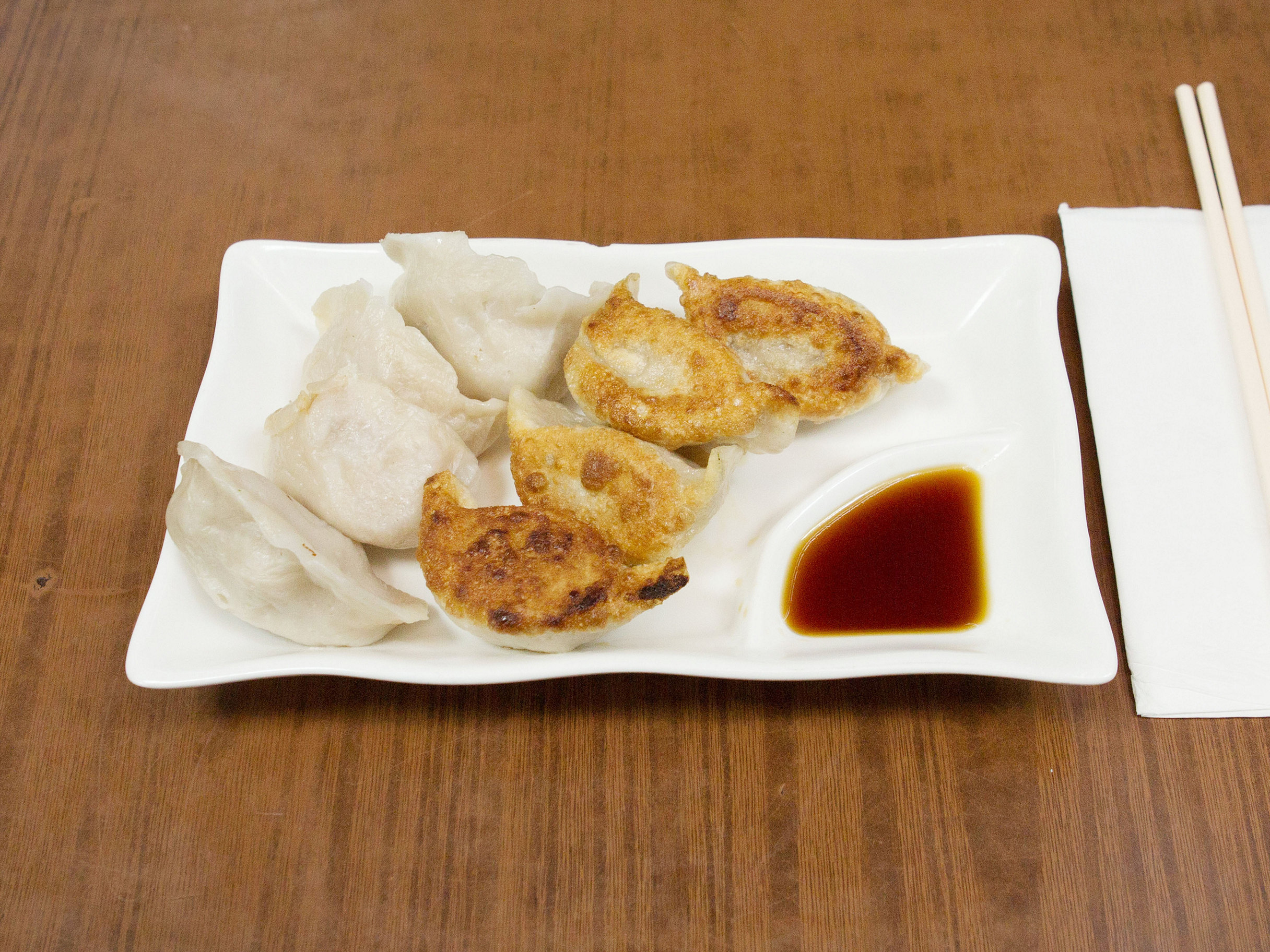 Order 8. Eight Piece Dumplings food online from Panda Chinese Restaurant store, New York on bringmethat.com