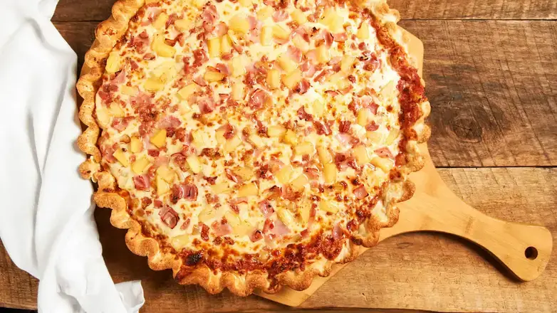 Order Hawaiian Pizza food online from Zeppe'S Pizzeria store, Middlefield on bringmethat.com