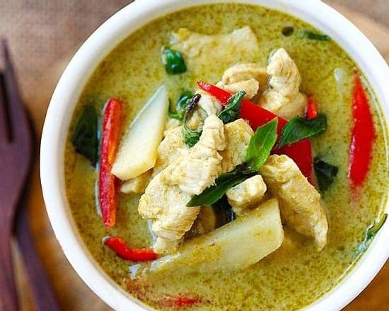 Order Green Curry Chicken food online from East China store, Aurora on bringmethat.com