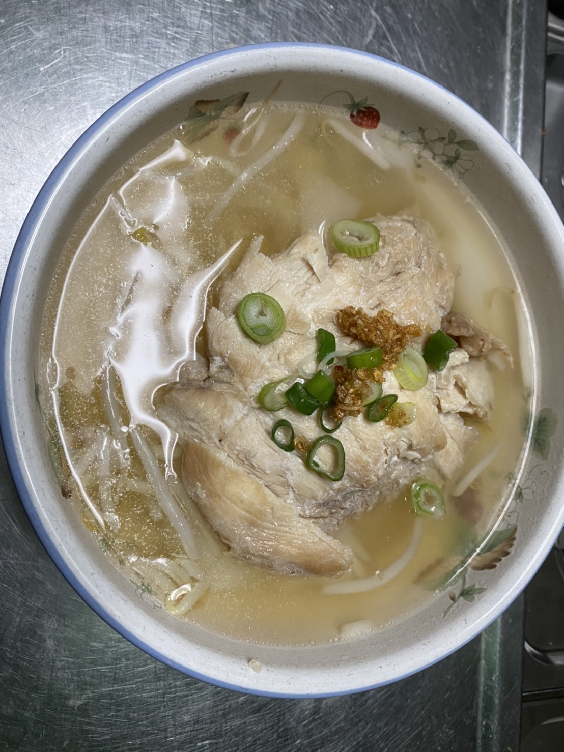 Order Chicken Noodle Soup food online from Prik Thai Kitchen store, Astoria on bringmethat.com