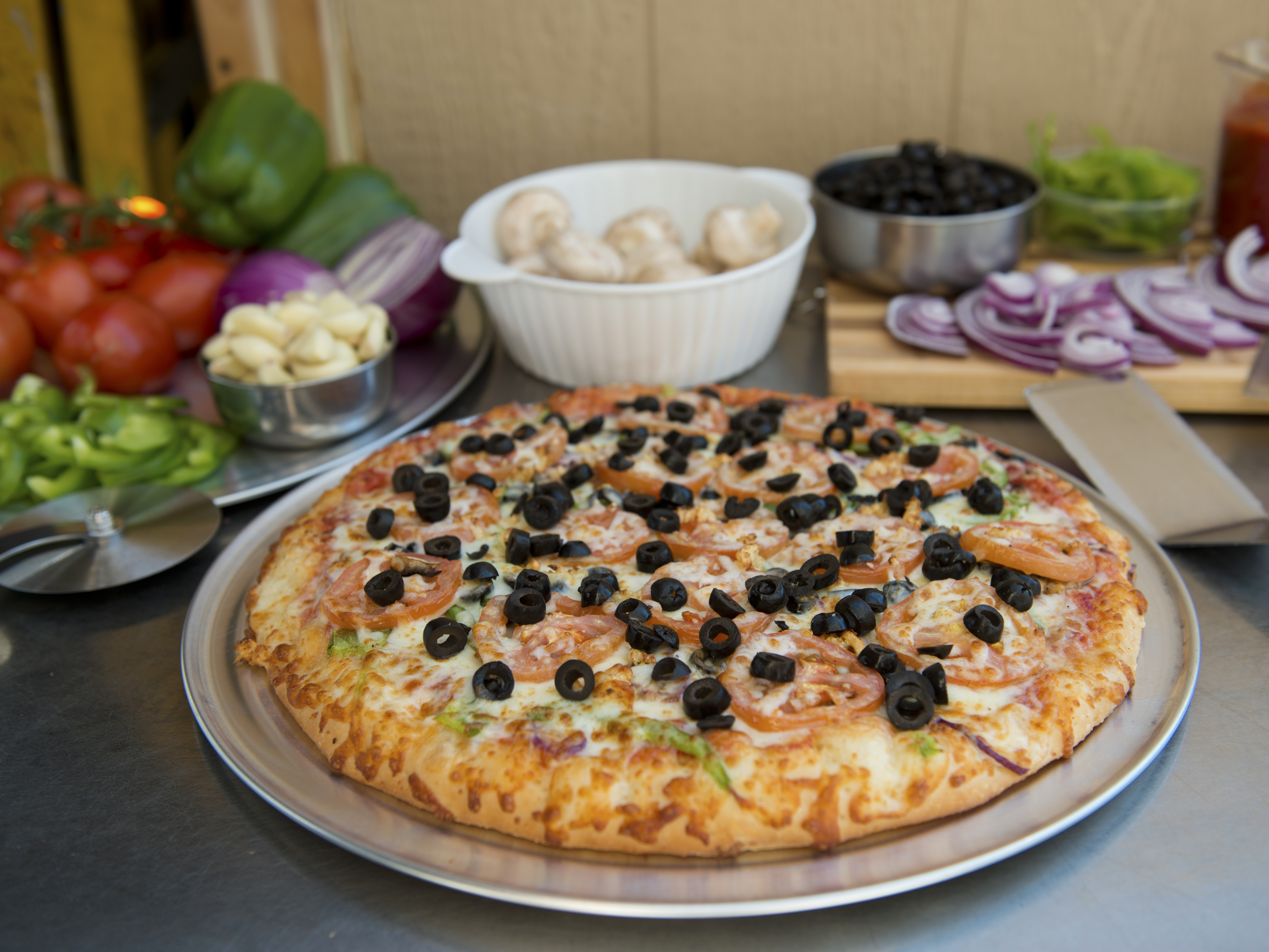 Order 3. Vegetarian Pizza food online from Pizza City store, Oakland on bringmethat.com