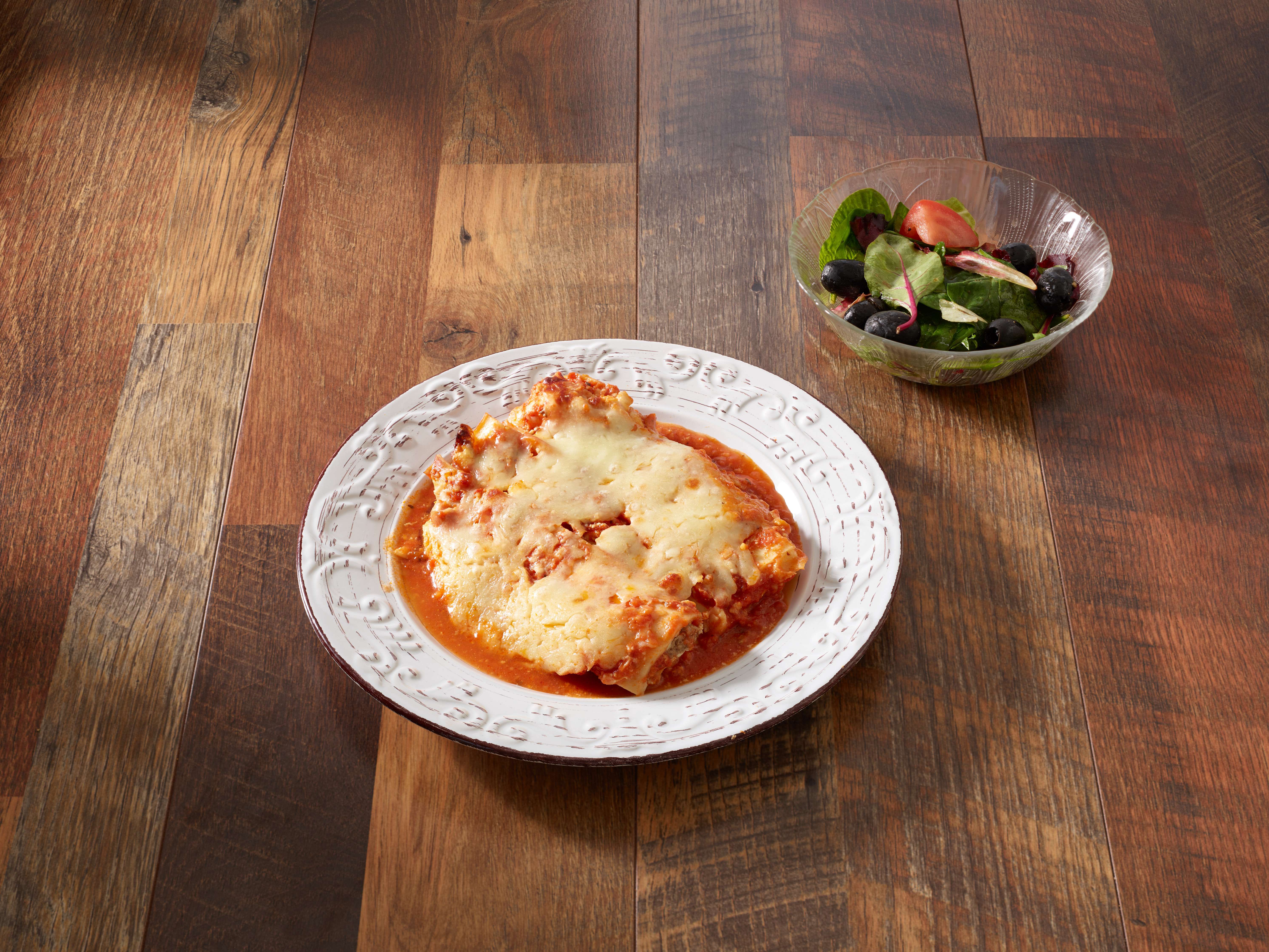 Order Lasagna  food online from Pompeo's Restaurant & Catering store, Branford on bringmethat.com