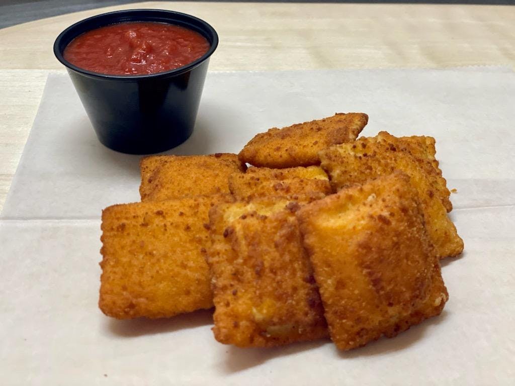 Order Fried Cheese Ravioli - Fried Cheese Ravioli food online from Belleview Pizza & Italian Restaurant store, Belleview on bringmethat.com