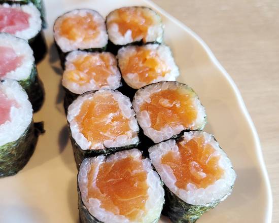 Order Salmon Roll food online from Ginza Japanese Restaurant store, Houston on bringmethat.com