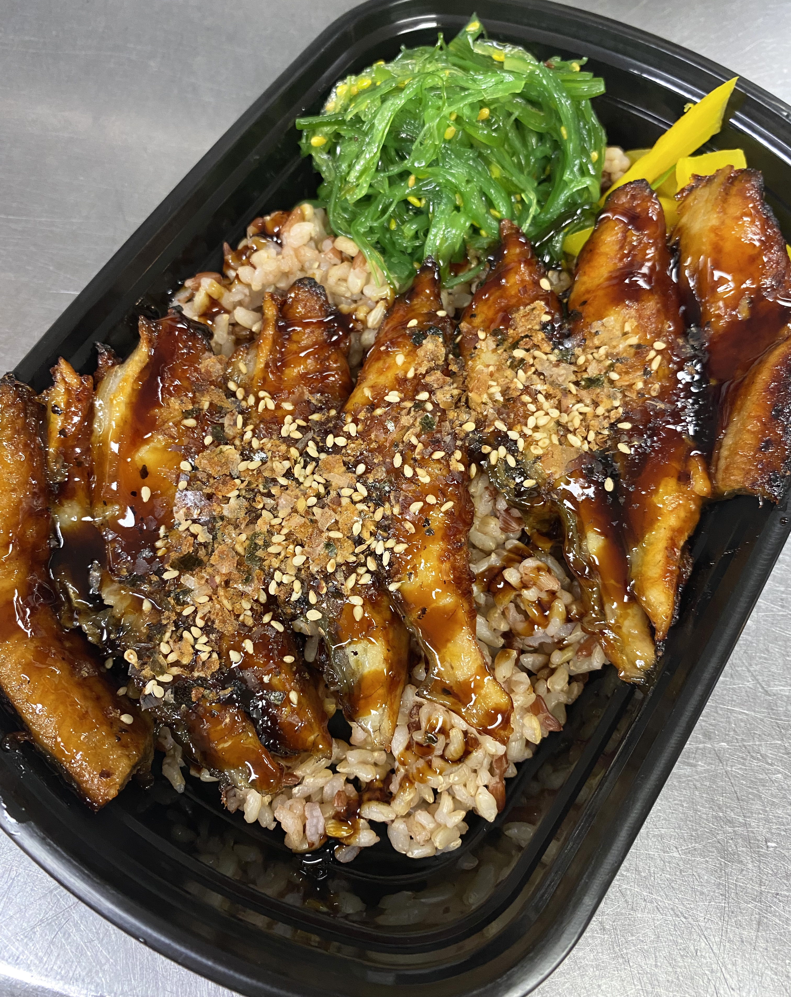 Order Unagi Don food online from Musashi Asian Cuisine store, Brooklyn on bringmethat.com