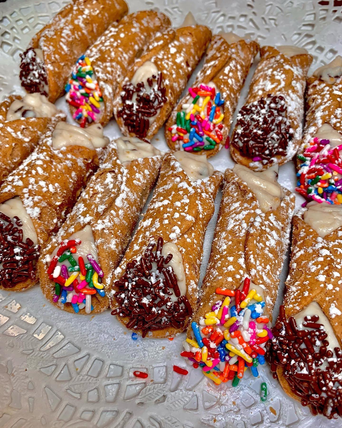 Order Mini Cannoli food online from Rocco's Off Wooster store, Guilford on bringmethat.com