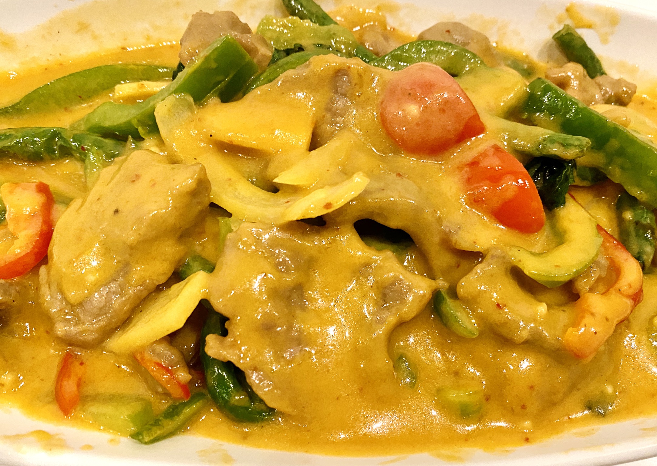 Order Thai Red Curry Beef food online from Min Min Asian Cafe store, Chicago on bringmethat.com