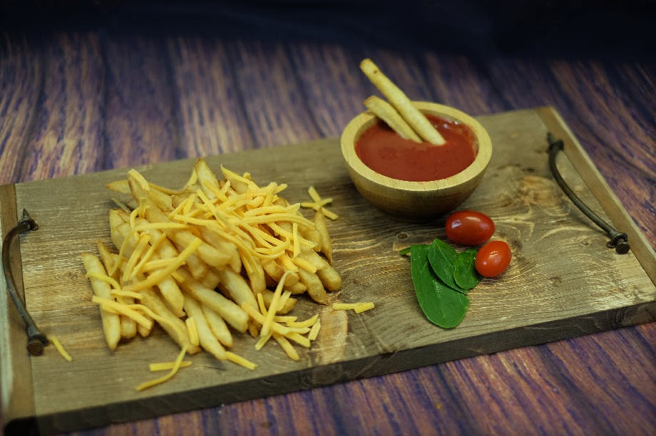 Order French Fries with Cheese - Appetizer food online from Oscar's Pizza store, Colonie on bringmethat.com
