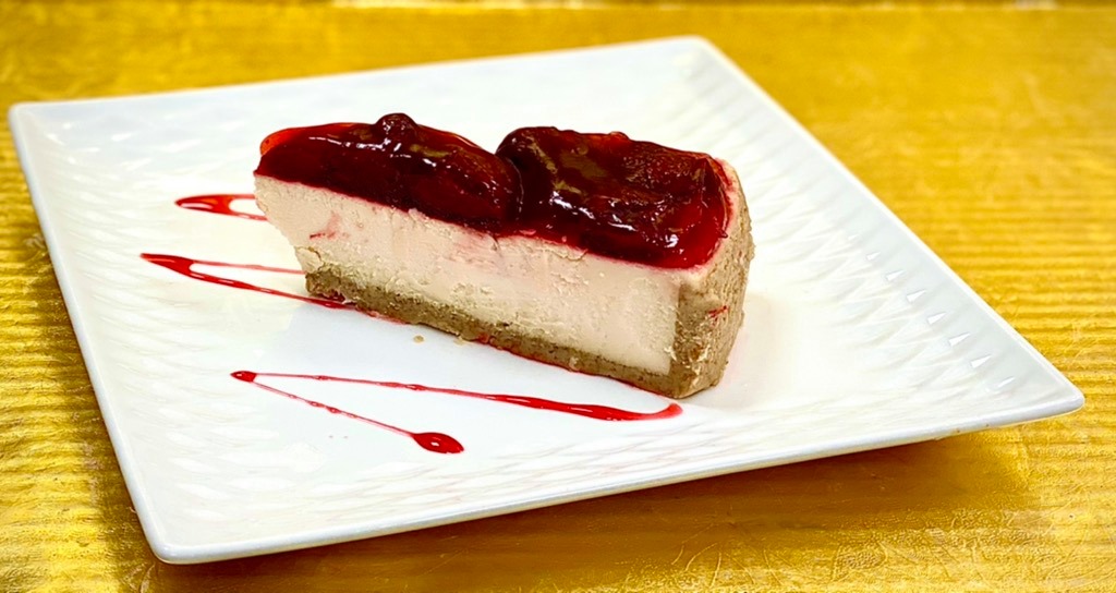 Order Strawberry CheeseCake food online from Cecilia Bakery store, West New York on bringmethat.com
