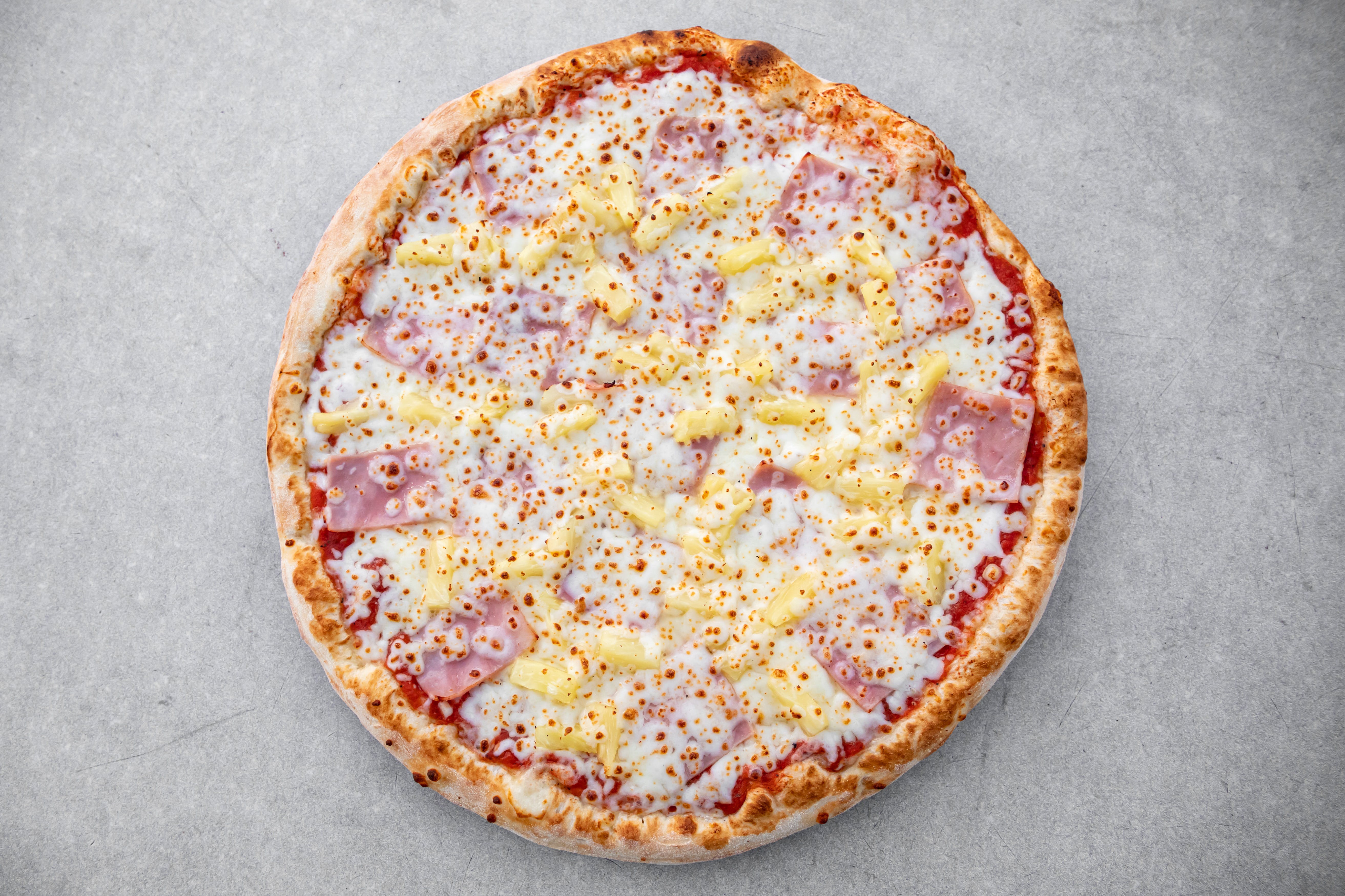Order Hawaiian Pizza - Small 10'' (6 Slices) food online from Pizzamania store, Los Angeles on bringmethat.com